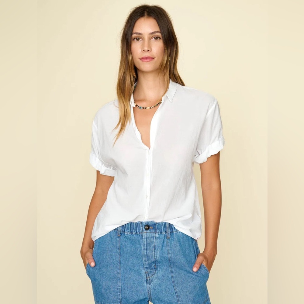 XIRENA SHORT SLEEVE BUTTON DOWN SHIRT